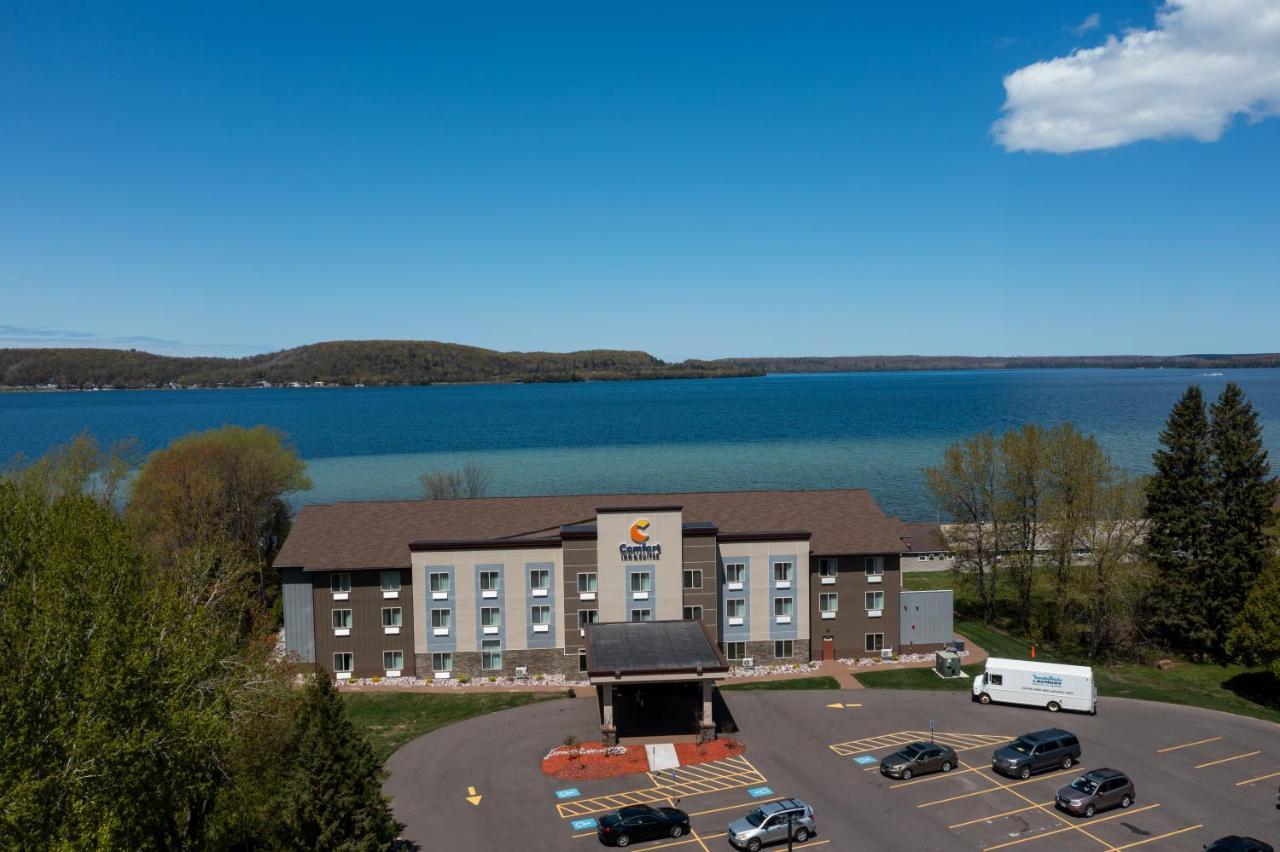 Comfort Inn & Suites Munising-Lakefront Exterior foto